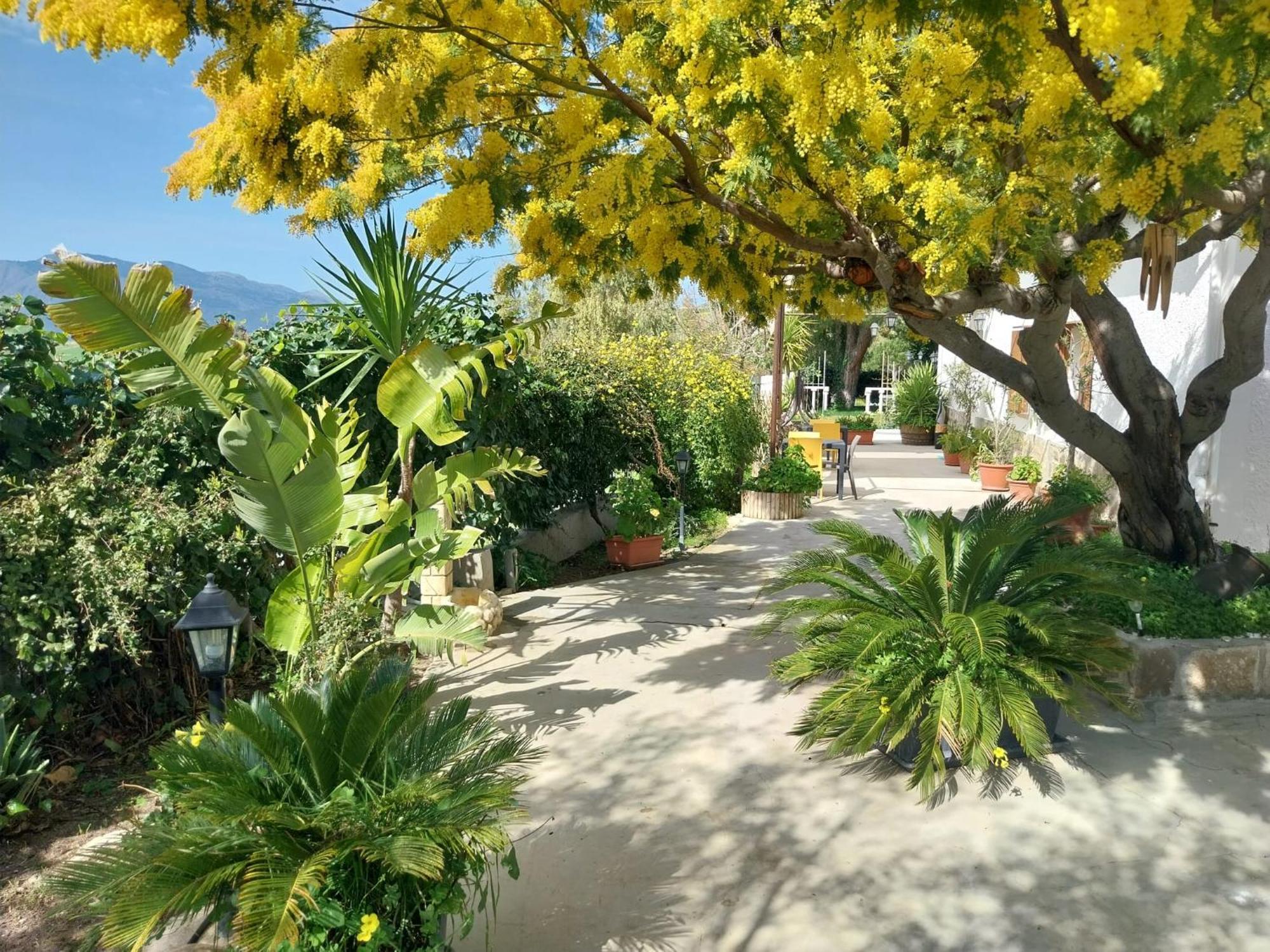 Casa Lachesi Caccamo Екстериор снимка